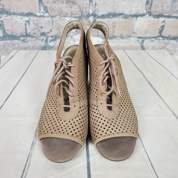 Franco Sarto Gossip Peeptoe  Slingback Sz 9W Taupe Suede - Picture 5 of 13